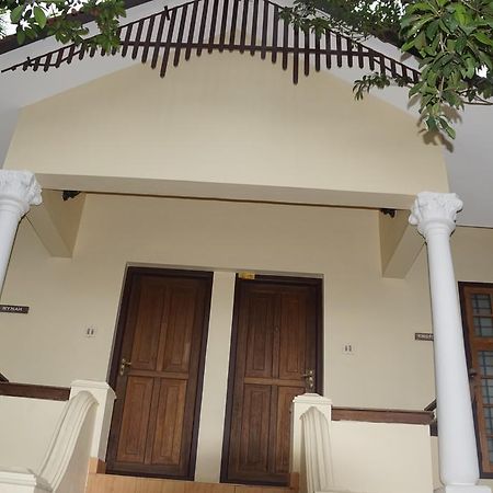 索玛鸟礁湖度假村 Kotamangalam 外观 照片