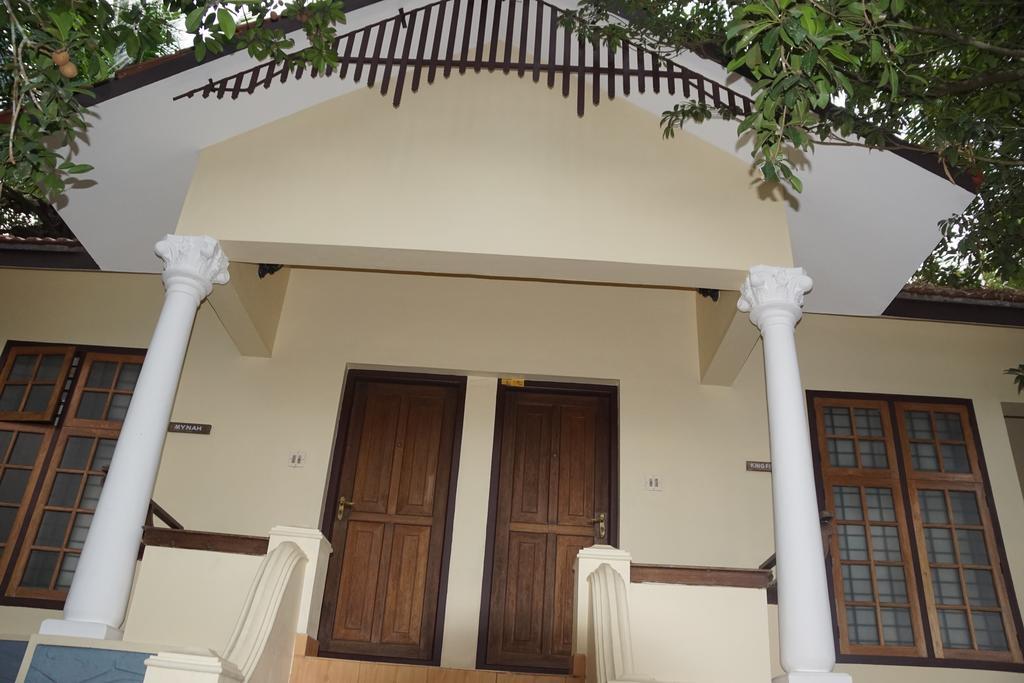 索玛鸟礁湖度假村 Kotamangalam 外观 照片