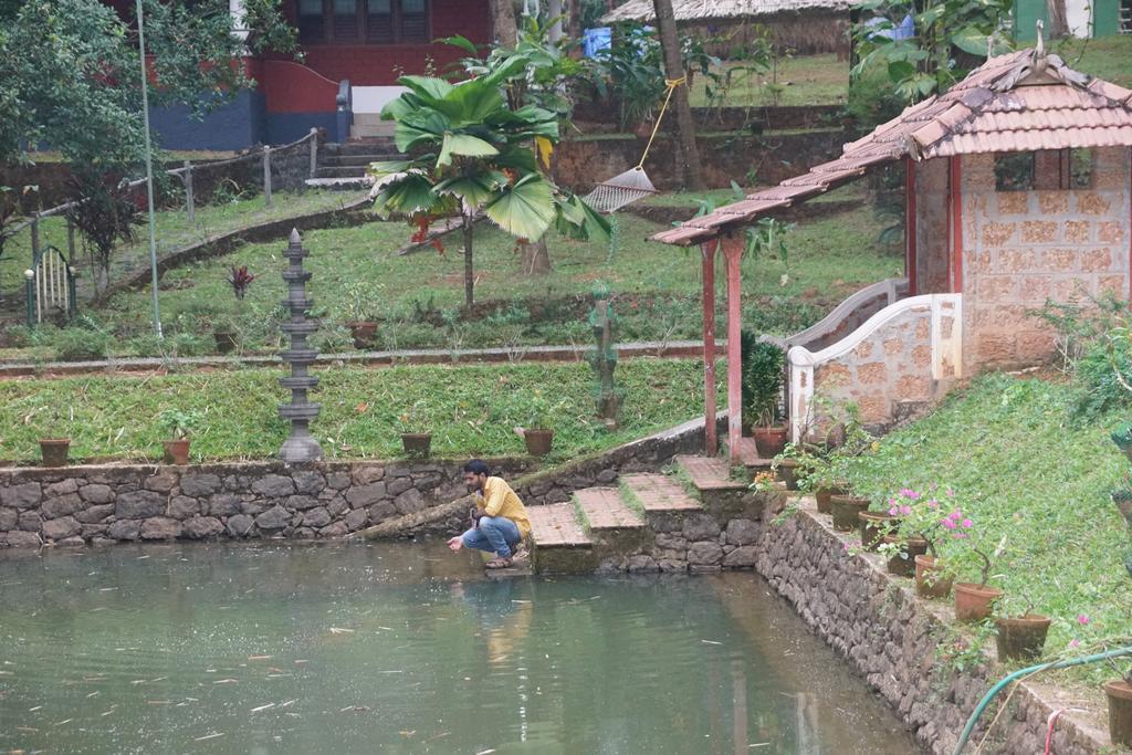 索玛鸟礁湖度假村 Kotamangalam 外观 照片