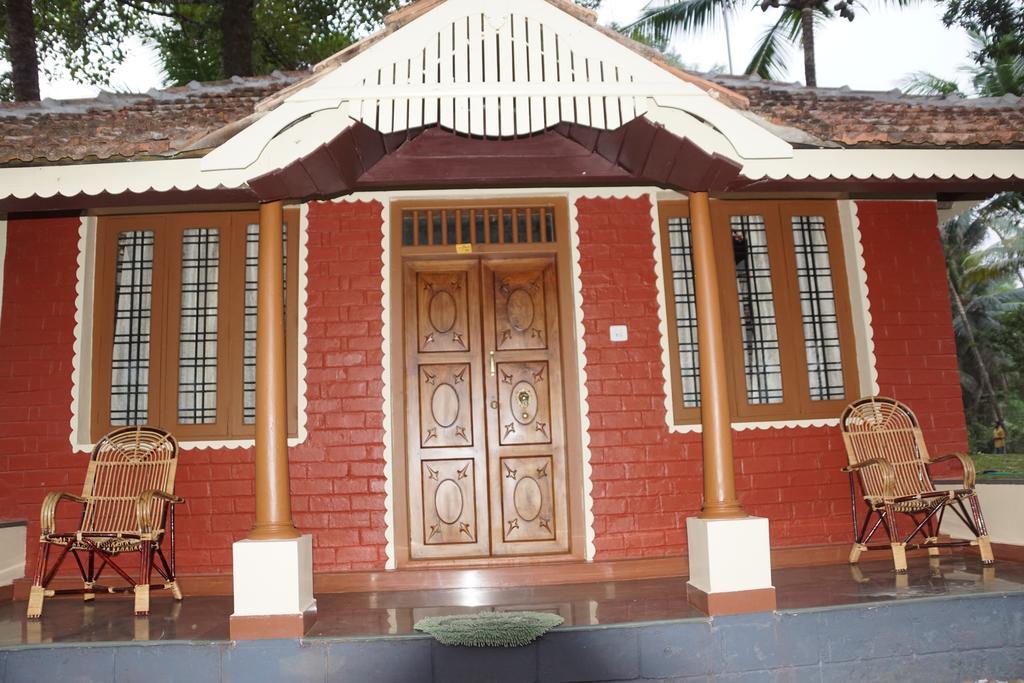 索玛鸟礁湖度假村 Kotamangalam 外观 照片