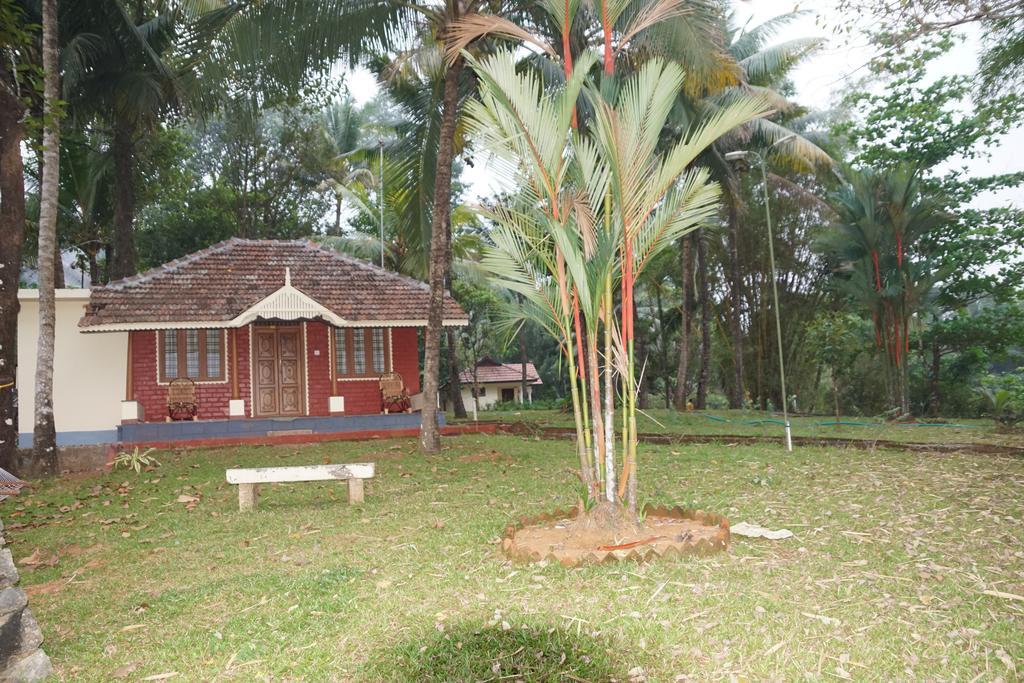 索玛鸟礁湖度假村 Kotamangalam 外观 照片